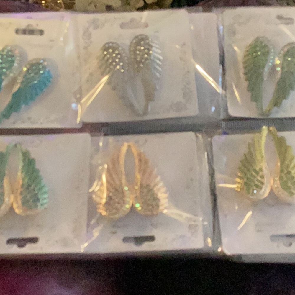 12 PIECES ANGEL WINGS  🔥 STONES BROOCHES